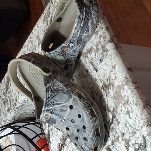 Mens camo crocs